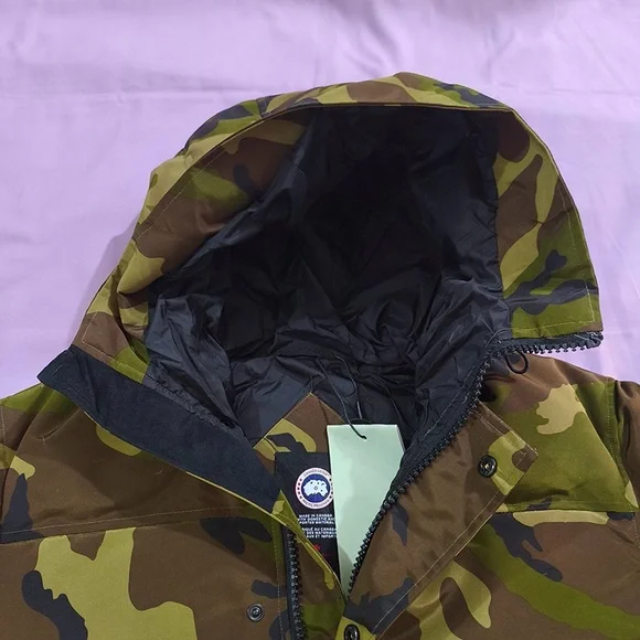 Canada Goose Waterproof And Windproof Camouflage Hooded Down Jacket - Picture 3 of 13